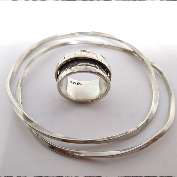 Silpada Hammered Sterling Spinner Ring - Picture 4 of 7